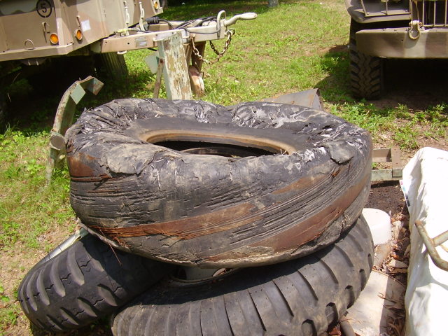 Tires: Radial tire construction, steel belts, side slopes