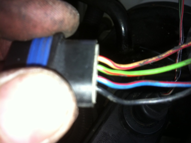 plug wires going into the speed control