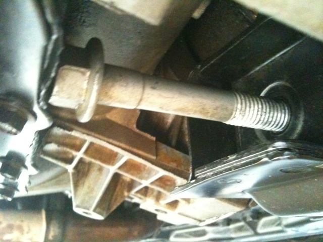 (L) Lower Control Arm Bolt