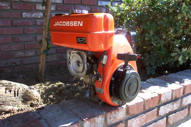 Small Engines (Lawn Mowers, etc.): engine identification, turf care, select shop