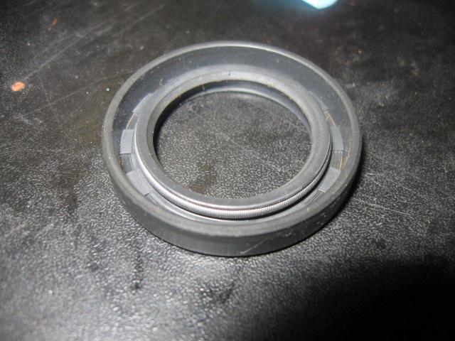 Triumph Repair: TR7 4 speed input shaft oil seal installation., thrust washers, input shaft