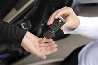 How to Change the Name of the Owner on a Car Title