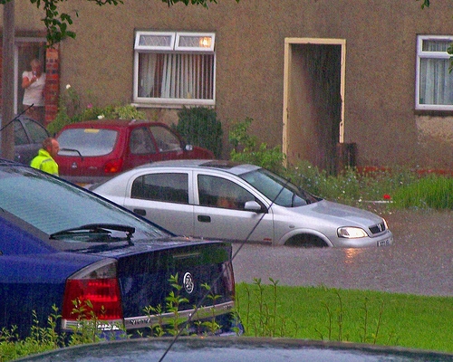 How to Tell if a Used Car Has Flood Damage (with Pictures)