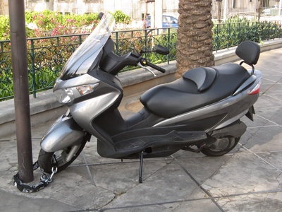 Scooters That Look Like Motorbikes