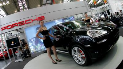 10 Fastest SUVs (with Pictures)
