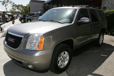 How to Compare a GMC Yukon With a Chevy Suburban