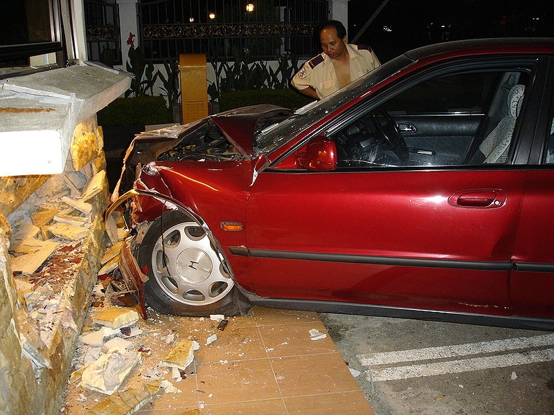 Different Types of Car Accidents (with Pictures)