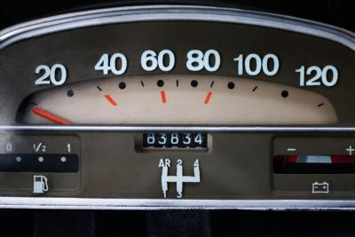 The Difference Between an Odometer & a Speedometer