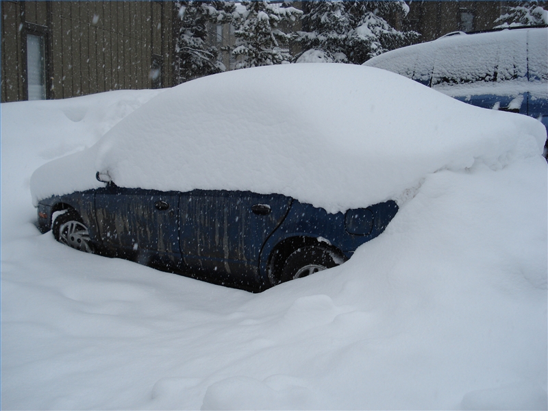 How to Clear Snow Off a Car