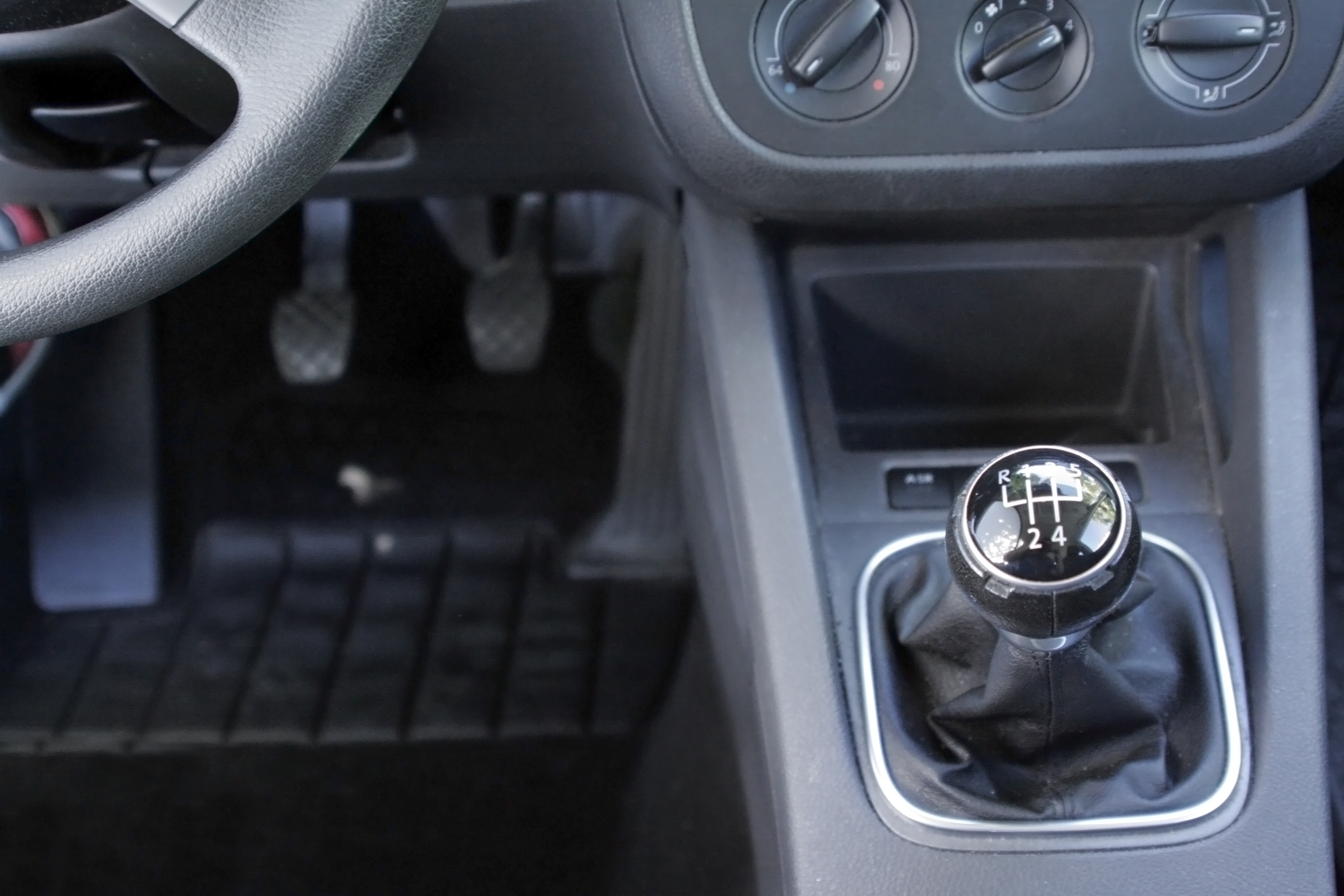 How to Power Shift a Car (with Pictures)