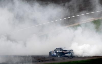 How to Do a Burnout On a Front Wheel Drive