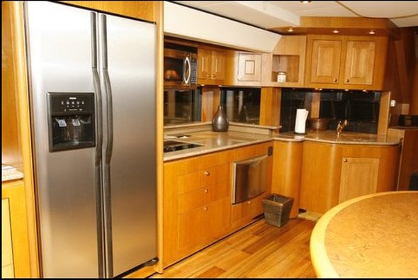 it-has-a-full-size-refrigerator