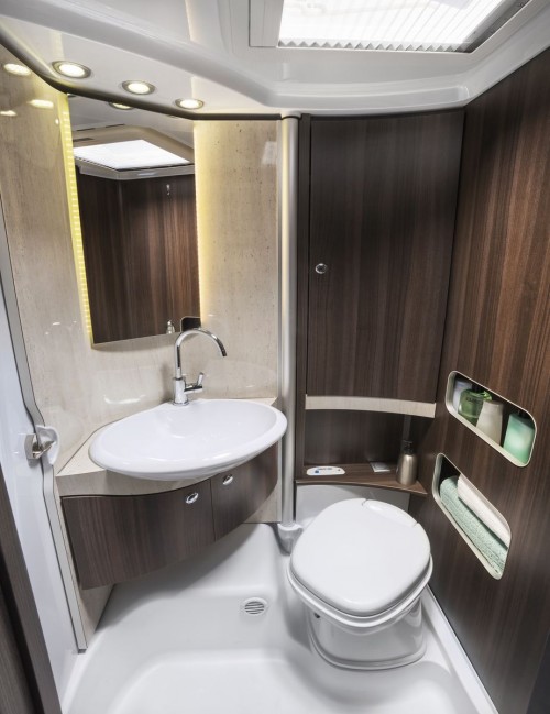 burstner-nexxo-55-t-690-g-badkamer-2014