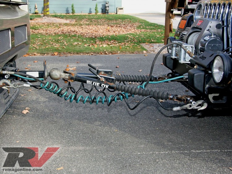1104rv-09-+rv-towbars-vehicle-flat-towing+towbar