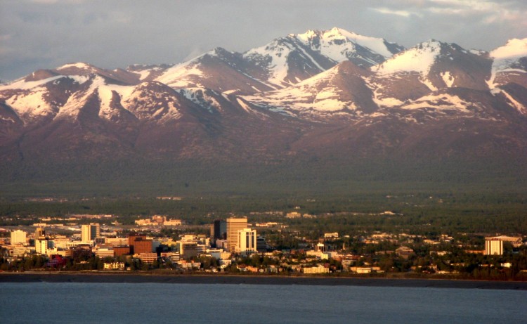 Anchorage_and_the_Chugach_Mountains