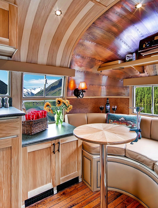 Airstream-Flying-Cloud1