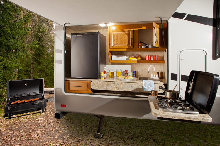 Montana-High-Country-338DB-Outdoor-Kitchen