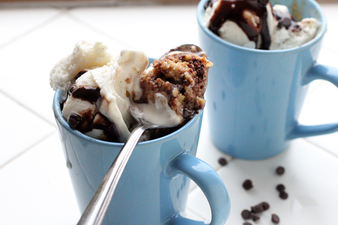 915-CookieDoughCake