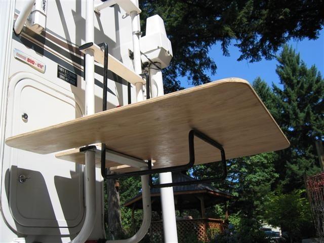 Hitch-table