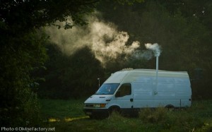 dipa-vasudeva-das-work-van-to-tiny-cabin-conversion-diy-motorhome-001-600x373