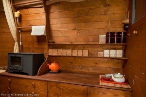 dipa-vasudeva-das-work-van-to-tiny-cabin-conversion-diy-motorhome-005-600x397