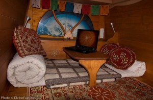 dipa-vasudeva-das-work-van-to-tiny-cabin-conversion-diy-motorhome-009-600x392