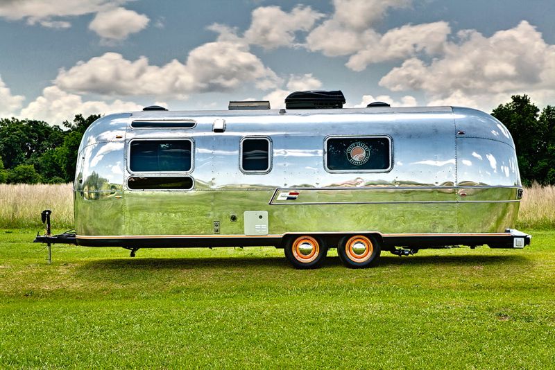 airstream-acupuncture_outside