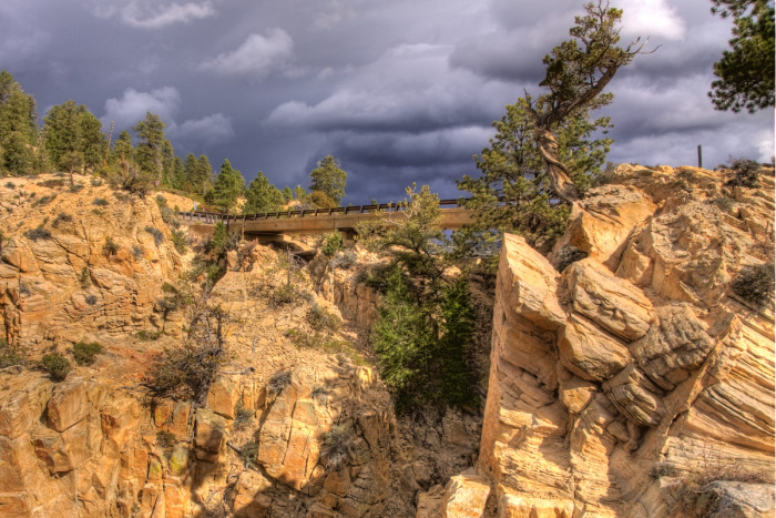 Hells_Backbone-Bridge-700x467