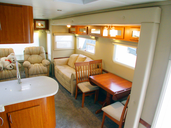 RV dining and living room
