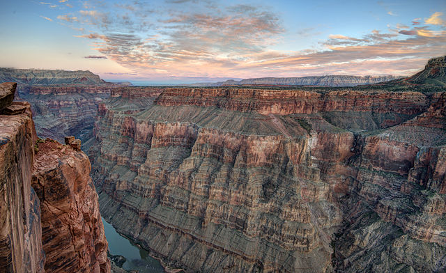 640px-Toroweap_Sunrise_(10727086534)