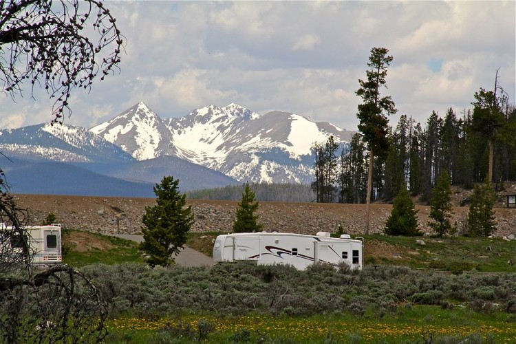 1024px-Arapaho_NRA_campground