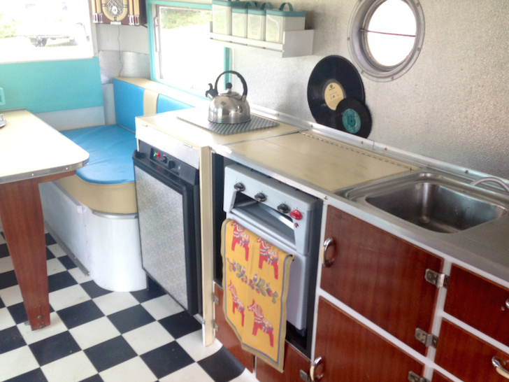 Inside-a-1955-CARAPARK-Hunter-Sixteen-Two-caravan
