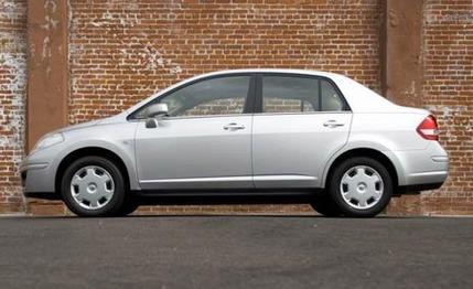 2008 Nissan Versa 1.8S Sedan