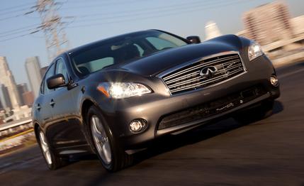 2011 Infiniti M37 / M56