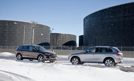 2011 Volkswagen Touareg V6 TDI vs. 2011 Touareg Hybrid