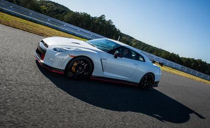 2015 Nissan GT-R / GT-R NISMO