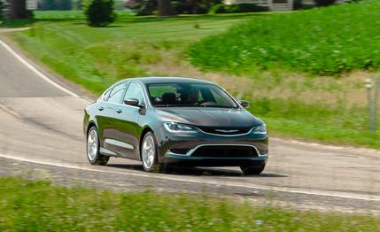 2015 Chrysler 200 Limited FWD