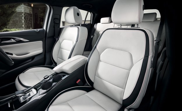 2017 Infiniti Q30 Sport AWD