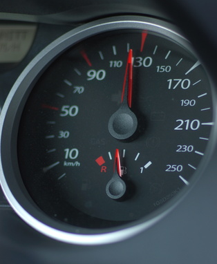 How to Increase Fuel Mileage With Hydrogen Injection