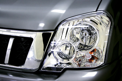 How to Clean the Headlights on a G35 Infiniti