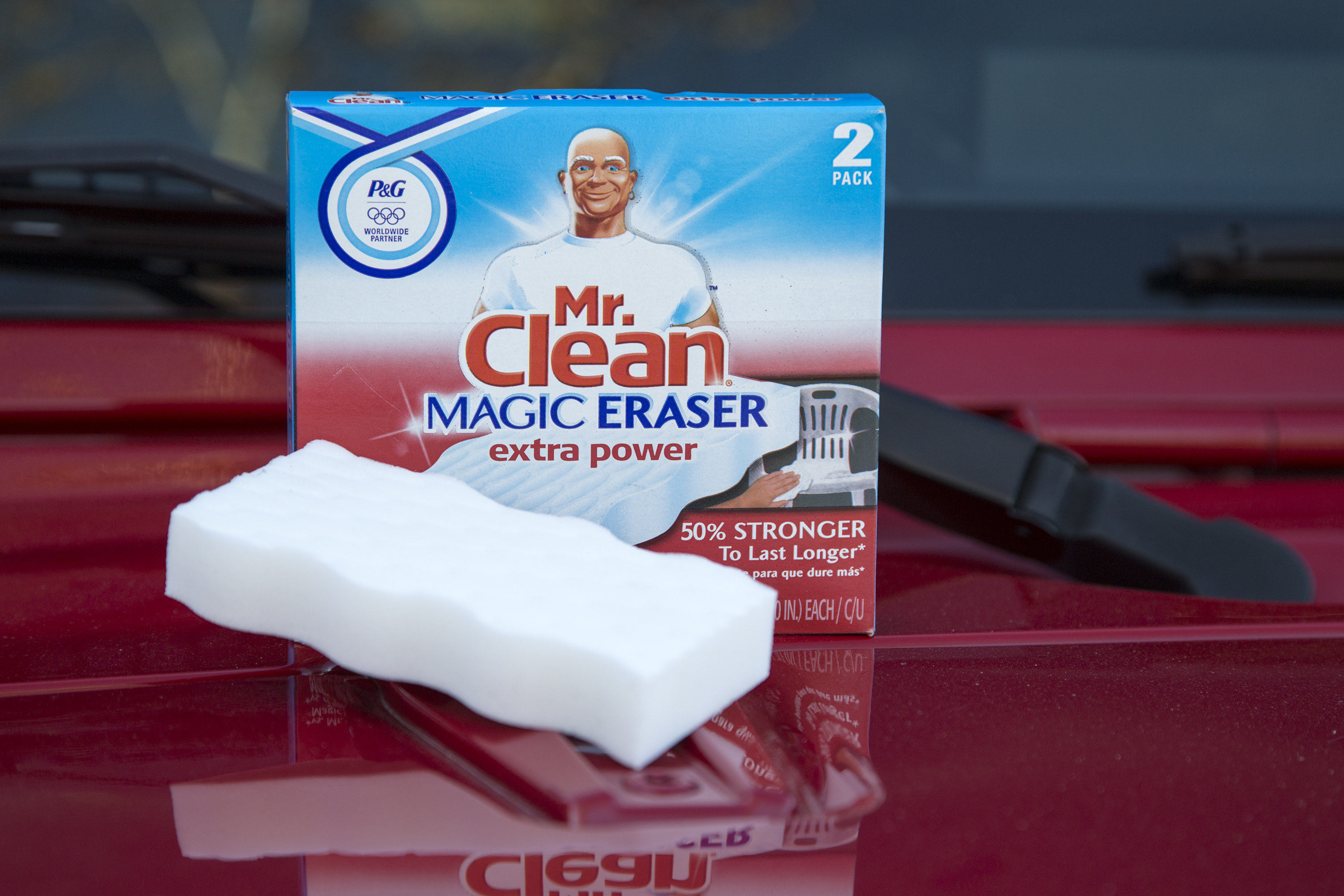 How to Use a Mr. Clean Magic Eraser on a Car (with Pictures)