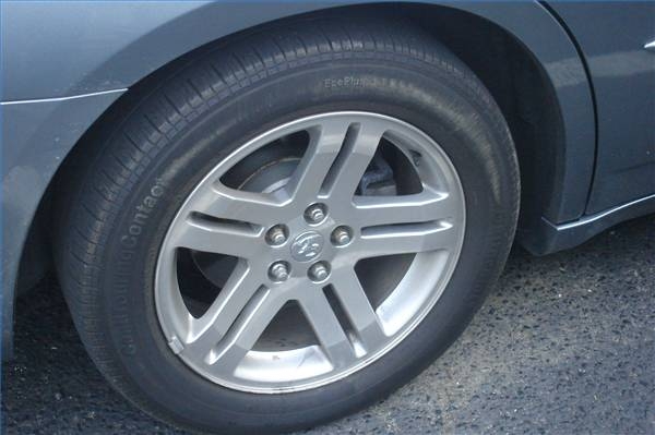 How to Remove Road Tar From Aluminum Wheels