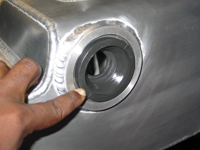 How to Polish Aluminum Fuel Tanks