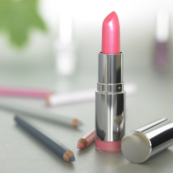 How to Remove Lipstick From the Upholstery on a Car
