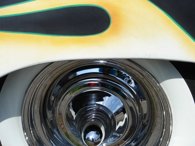 How to Polish an Aluminum Wheel With Brown Tripoli & White Rouge