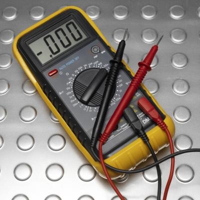 How to Check Battery Amperage Output