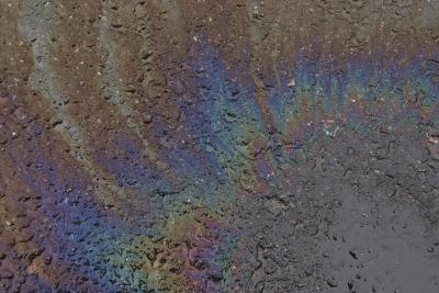 How to Troubleshoot an Oil Leak on the Nissan Altima