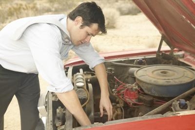 How to Adjust the Timing on a 4.3L