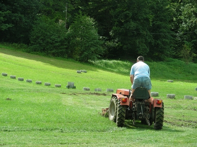 How to Replace Wheel Horse Tires