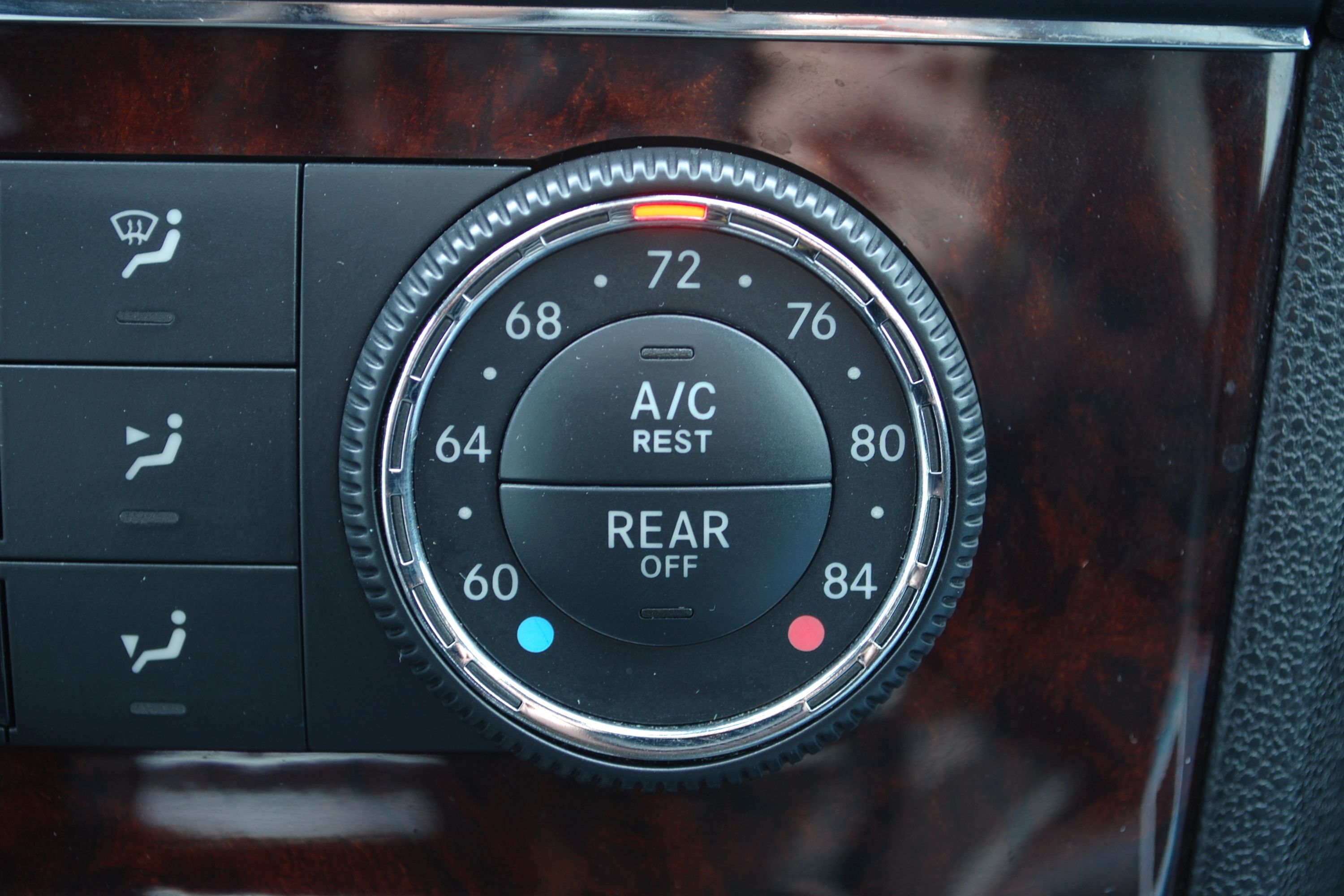 How to Reset a Mercedes AC System (with Pictures)